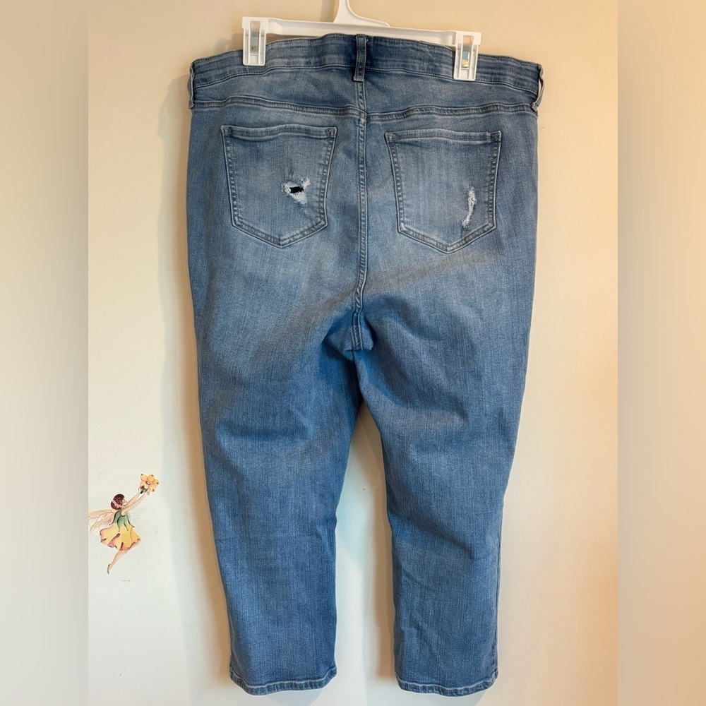 Torrid Jeans Sky High Skinny Crop Light Blue Cropped Distressed BoyfriendSize 18 - Picture 6 of 16